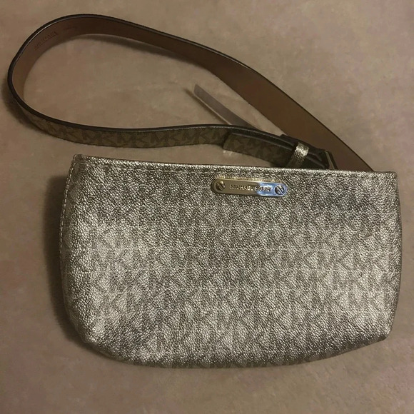 Michael Kors Fanny Pack - Picture 1 of 5